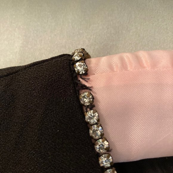 Vintage 1960s Black Sleeveless V-Neck Back Zip Crepe Dress w/ Rhinestones Size 0 - Picture 7 of 15